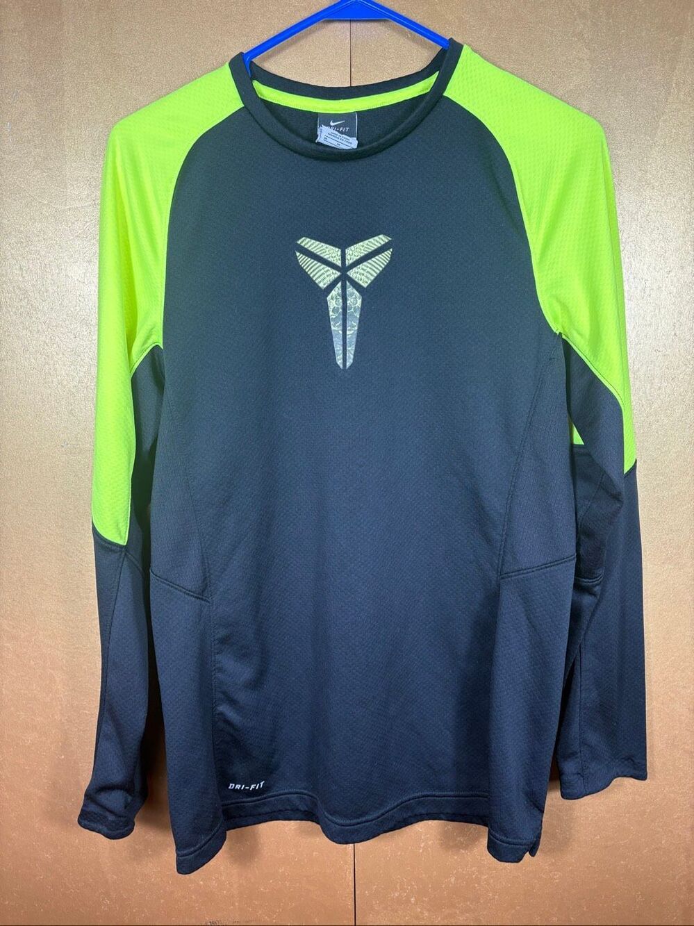 Nike dri fit kobe Bryant training performance shirt size M